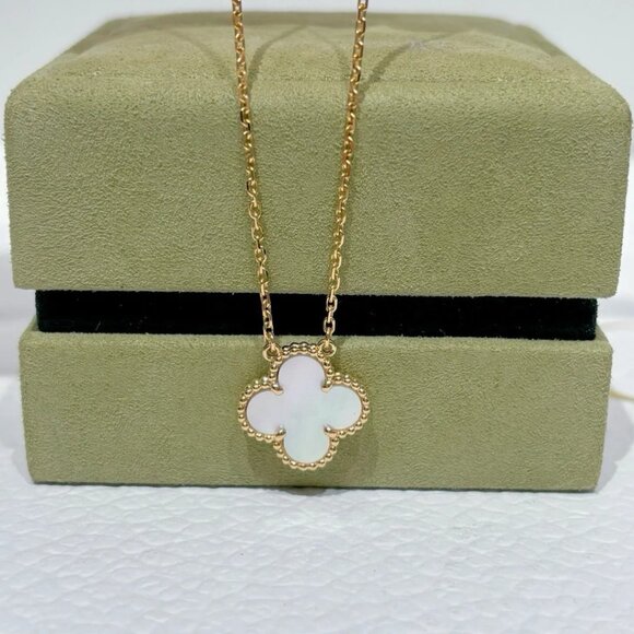 ✅Authentic Van Cleef & Arpels 18K Yellow Gold Necklace - Picture 12 of 12